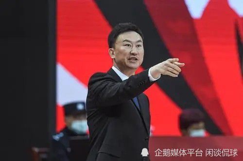 第15分钟，利物浦右路发动攻势，萨拉赫带球来到禁区，随后横传门前，加克波打空门得手，利物浦2-0LASK林茨。